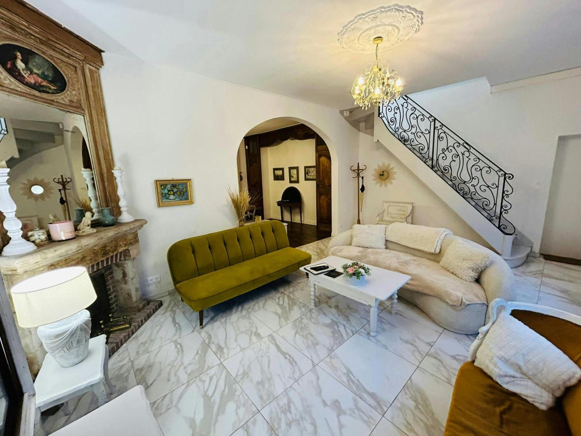 Magnifique Maison Dartiste La Maison Aerts Ρενς Εξωτερικό φωτογραφία